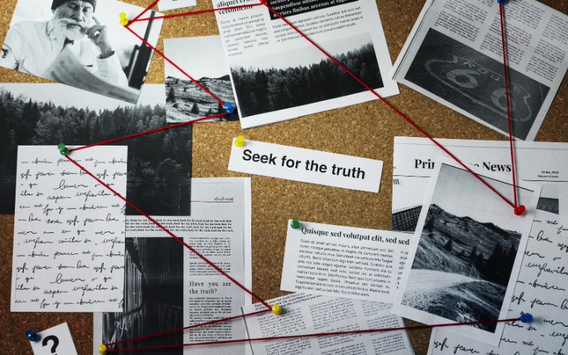 壁に貼られた写真